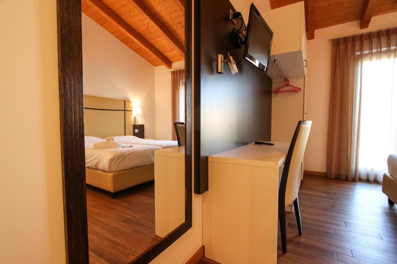 Thai Orchidee Restaurant&Rooms Garda  Ngoại thất bức ảnh