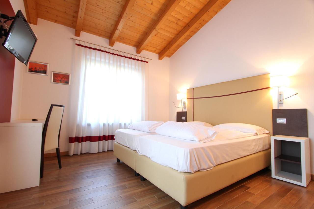 Thai Orchidee Restaurant&Rooms Garda  Ngoại thất bức ảnh